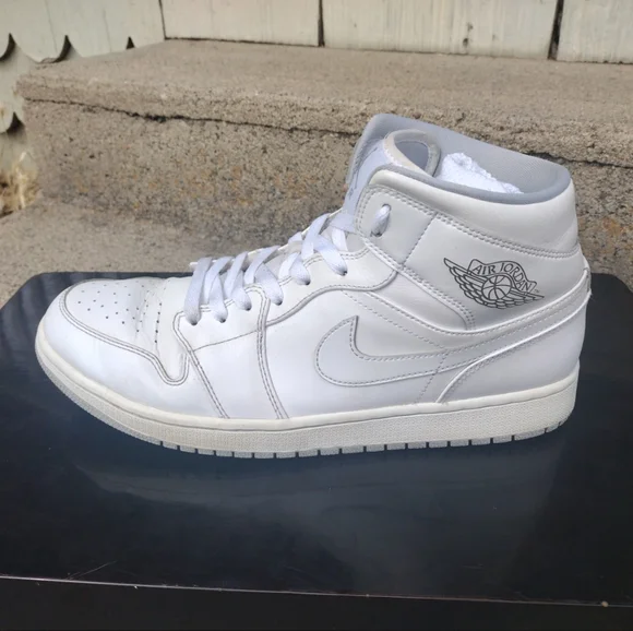 Jordan | Shoes | Nike Air Jordan Retro Mens Size 11 Mid  display picture 3